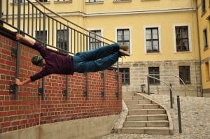 Faire du parkour : une introduction aux techniques et aux bienfaits